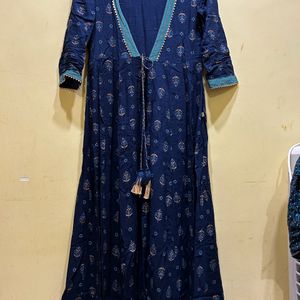 Avaasa Printed A-line Kurta With Jacket Size XS