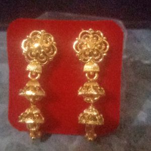 Earning Jhumka