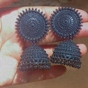 Black Color Earring