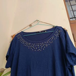 Smart Top With Sequenced Neck. Streachable