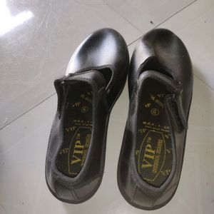 Brand New School Shoes For Girl Or Boy 6 Number