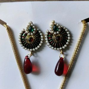 Free Matching Bracelet With Red And Green Jewellery Set With Adjustable Bangle