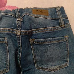 ALMOST NEW JEANS FOR BOY OF 8-9 YRS