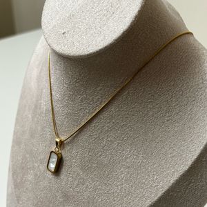 Black Pendant Reversible Chain