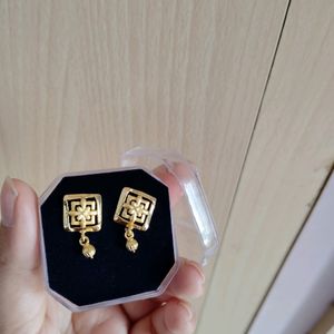 CITI GOLD EARRINGS - ANY 1