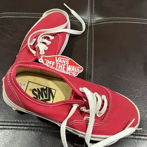 Brand New Pair Of Unisex Vans Sneakers