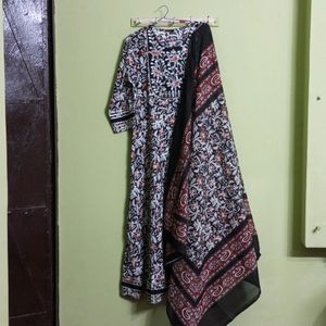 New/Unused A Line Kurti With Dupatta And Pant