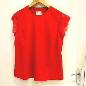 Veromoda Beautiful Top With Nice Lace Detailing