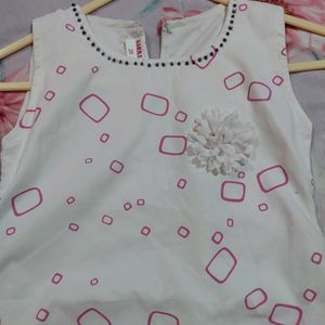 White&pink Westren Dress for 2-4yr Girl Gently Used Pink Skirt Looks Very Nice Comb