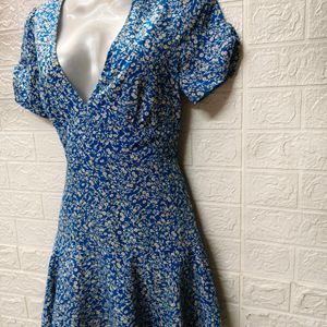 Original Urbanic Blue Floral Dress 👗