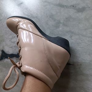 Cream Color Boot Size 37