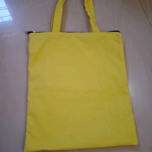 Tote bag With Zip And Small Inside Pocket