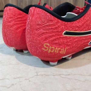 Red-Golden Football Shoes Anza Spiral UK 7/IND 6