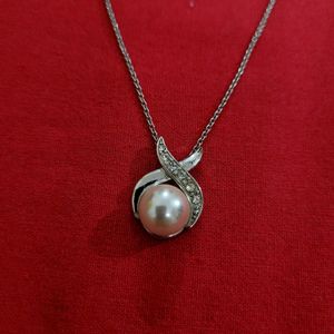 Pearl Pendant With Chain