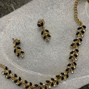 Most Elegant Black Neckpiece With Ear Studs