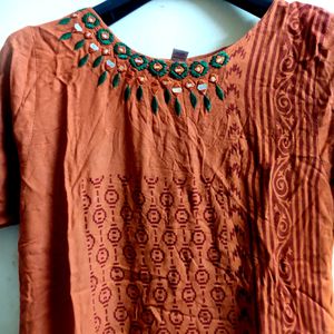 Woman Orange 🧡 kurtas, Size Xl