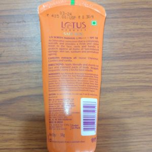 Lotus Herbals Matte Gel Sunscreen, SPF 50, PA+++