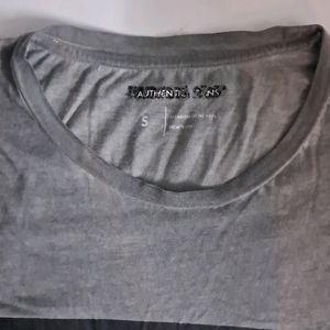 grey t-shirt