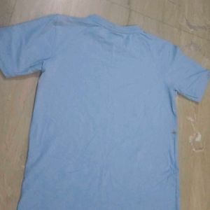 I am Selling A T-shirt