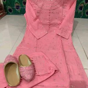 New Embroidery Kurta With Bottom Wear And Jutti