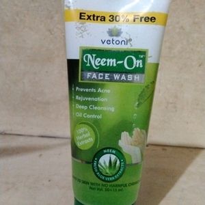 GLOW NEEM FRESHNESS FACEWASH