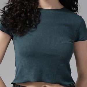 Roadster Women Fitted Crop Top