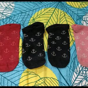 3 Different Coloured SOCKS