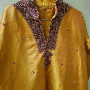 Embellished Kurta Set