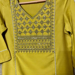 Embroidered Straight Kurta