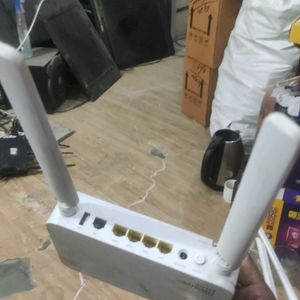 Good Condition Airtel Extream Router With Adopter