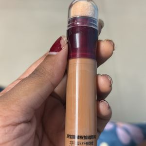 Madeline instant Age Rewind Eraser Concealer