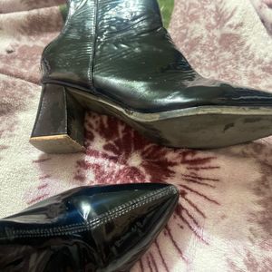 Basic Black Pointed Heel Boots