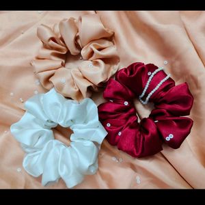 3 Multicolour Scrunchies (60 rs /-)