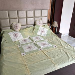 Double Bedsheet With 2 Pillow Covers & Two Cushion