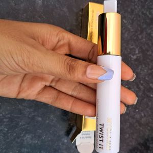 Myglamm Twist It Volumising Mascara