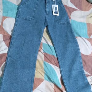 Straight Fit Jeans 👖 For Women