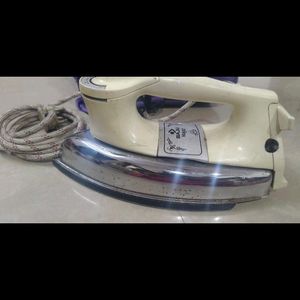 Bajaj Dry Iron – Classic and Efficient"