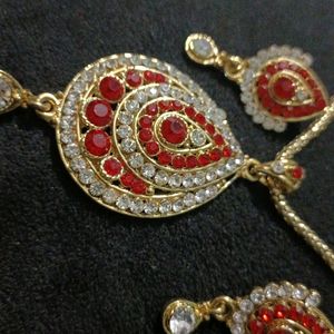 Gold With White and RedCrystal Stone Jewellery Set