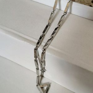 Girlish Chain