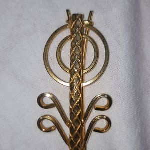 Golden Saree Pin