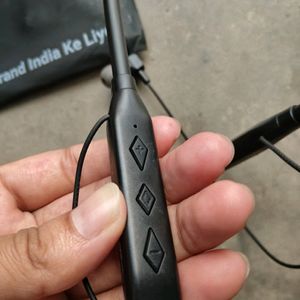 New Tag Earphones With Neck