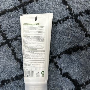 Plam Green Tea Pore Cleansing Face Wash