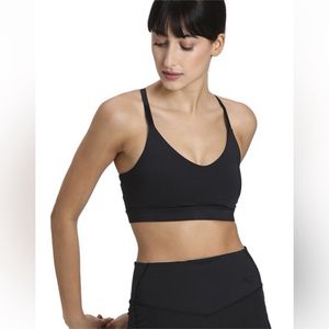 PUMAWomen Sports Lightly Padded Bra (Black)