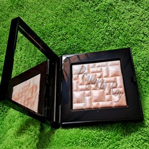 ✨Bobbi Brown Highlighting Powder - Pink Glow |8gm✨