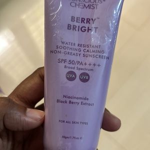 Sealed Berry Bright Sunscreen