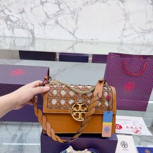 Style Double T Shoulder Small Square Bag