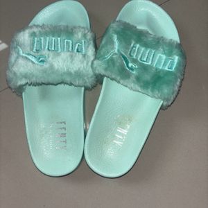 Brand New Puma Flip Flops..................