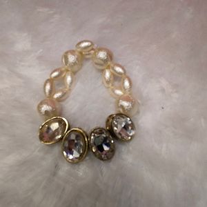 Imported Pearl Bracelet With Big Stones