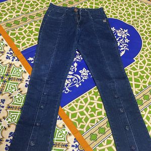 Tippy fully stretchable, comfortable fabric jeans