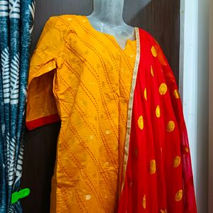 Silk Kurta With Red Duppata